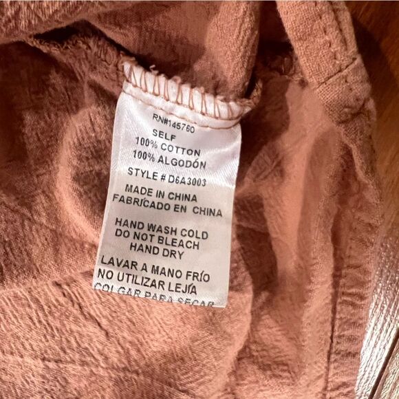 I Joah Button down dress with adjustable straps, pockets. - Picture 4 of 6